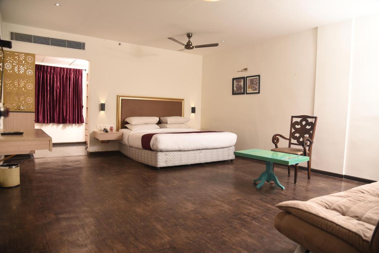 Hotel Sabareesh Park Madurai Buitenkant foto