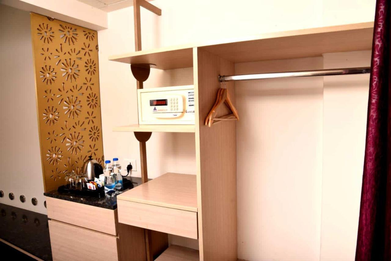 Hotel Sabareesh Park Madurai Buitenkant foto